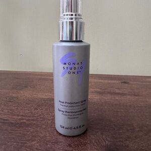 Heat protectant spray